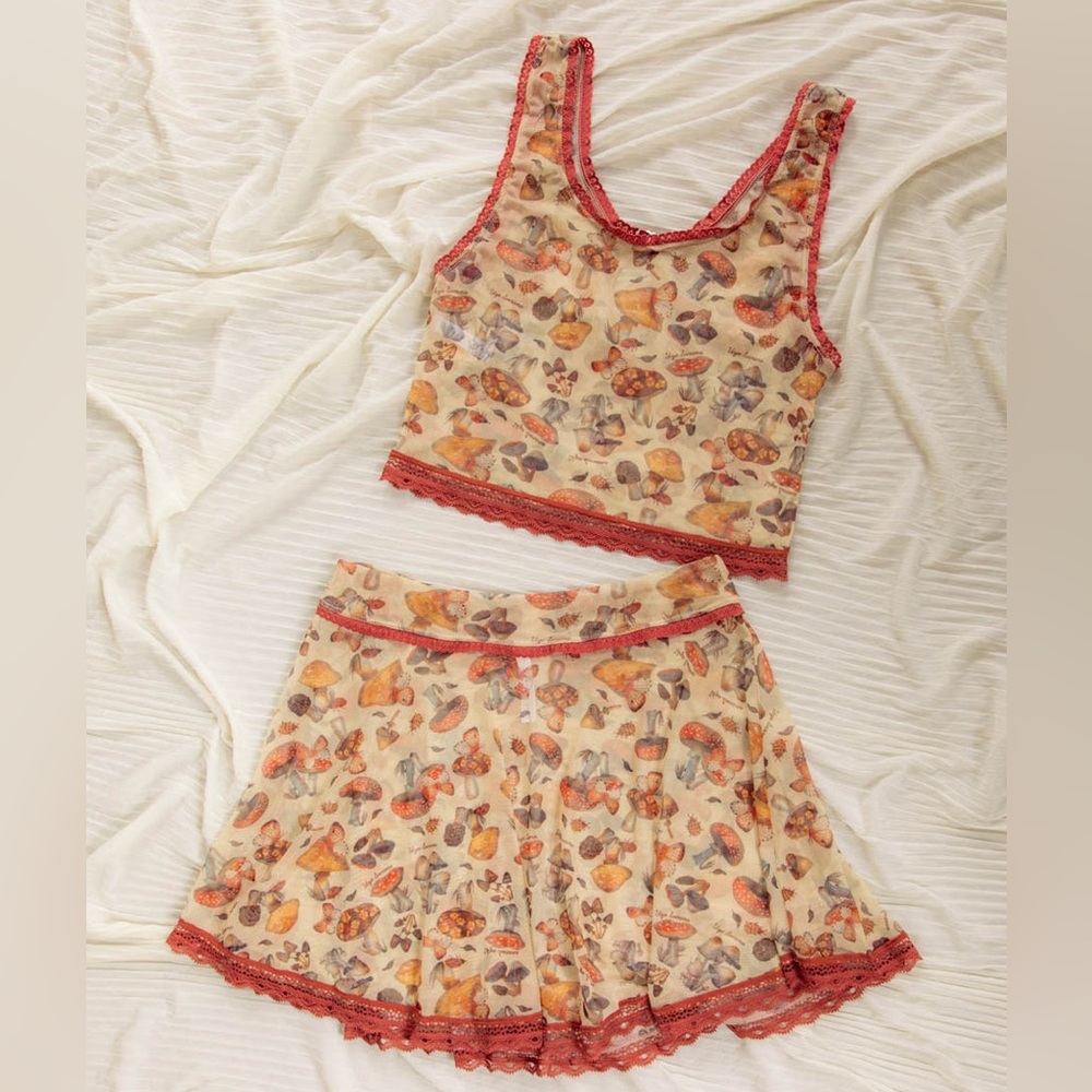 Uye Surana magical mushrooms 🍄 cami and skirt set - like new! Size L/XL